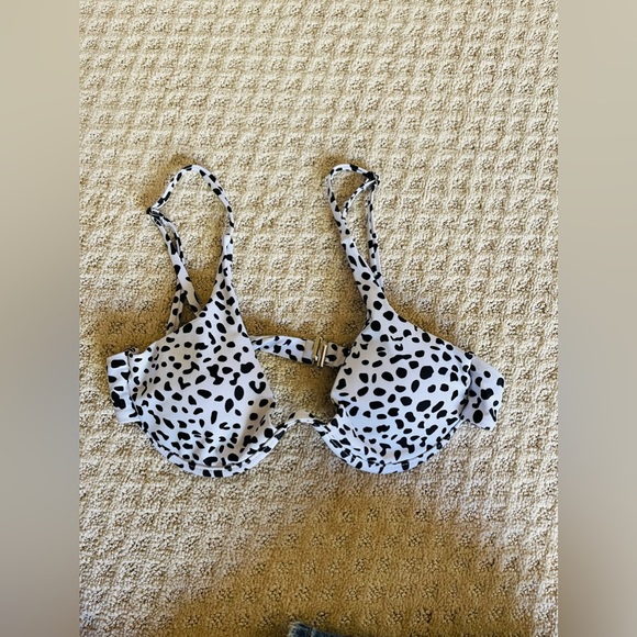 SHEIN Size Small Bikini Top - Picture 3 of 7
